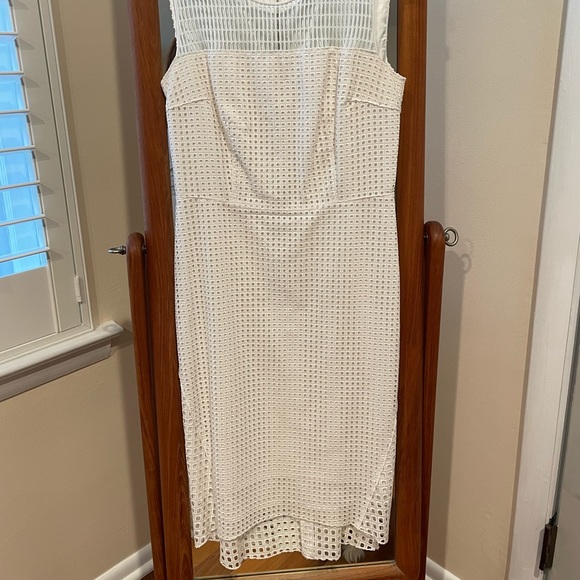 Elie Tahari White Eyelet Lined  Sheath dress size 4 from Saks Fifth Avenue - Picture 3 of 7